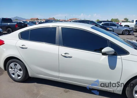 2015 Kia Forte Lx из США, поврежденный, VIN KNAFK4A64F5335396